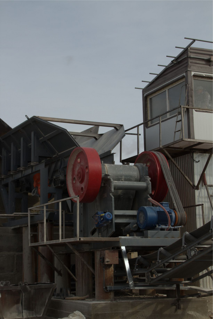 Производство щековых дробилок - МКЗ №1